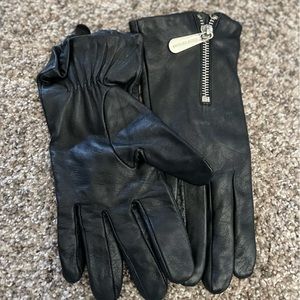 Micheal kors leather gloves